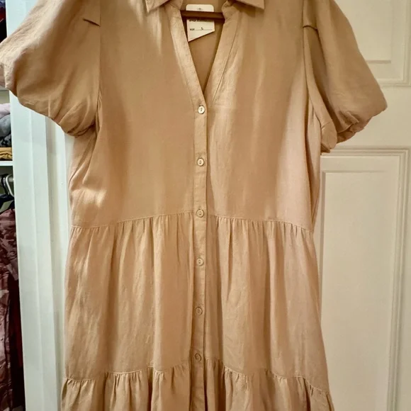 Chic Tan Midi Dress with Button Detail - Picture 4 of 4